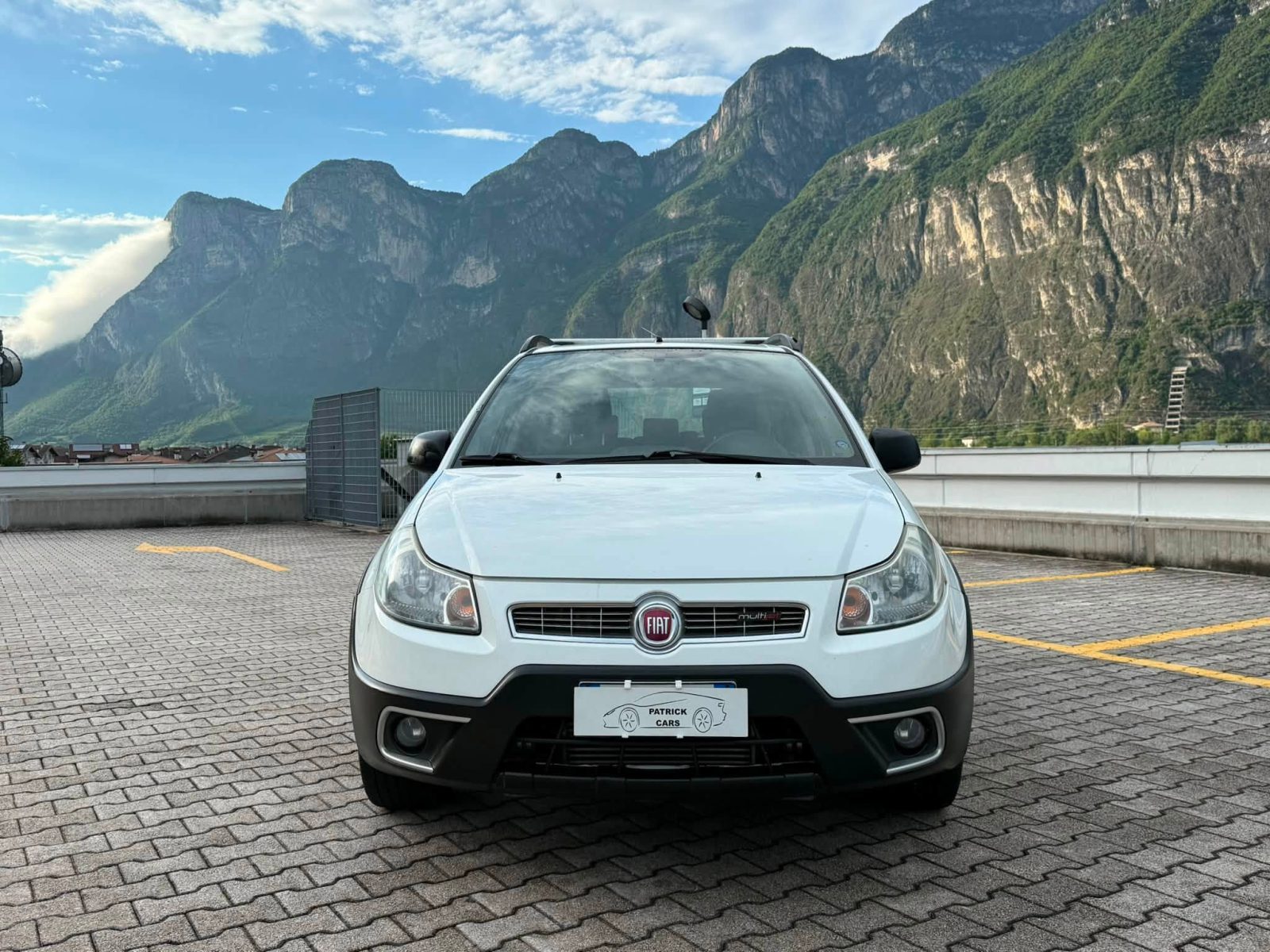 FIAT SEDICI 4x4 E GANCIO TRAINO 