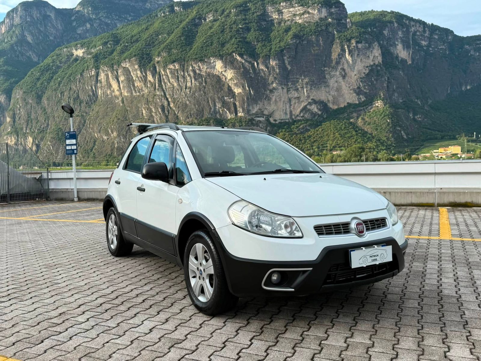 FIAT SEDICI 4x4 E GANCIO TRAINO 